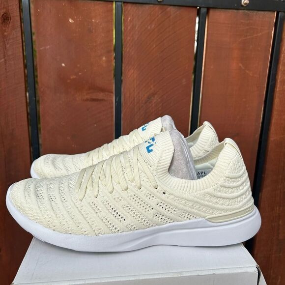 NIB APL Techloom Wave Womens Sneakers Creamy White Sizes 9.5 - Picture 4 of 6